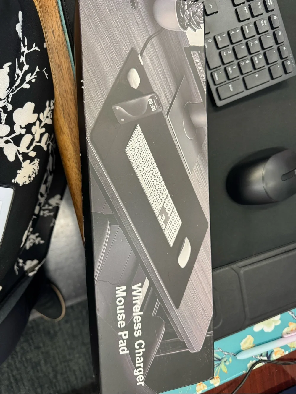Wireless Charging Desk Pad with Mouse Mat - Black